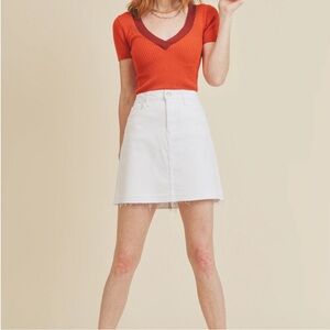 Just Black Denim Tatiana Retro High Rise Denim Skirt Frayed Hem In White M NWT